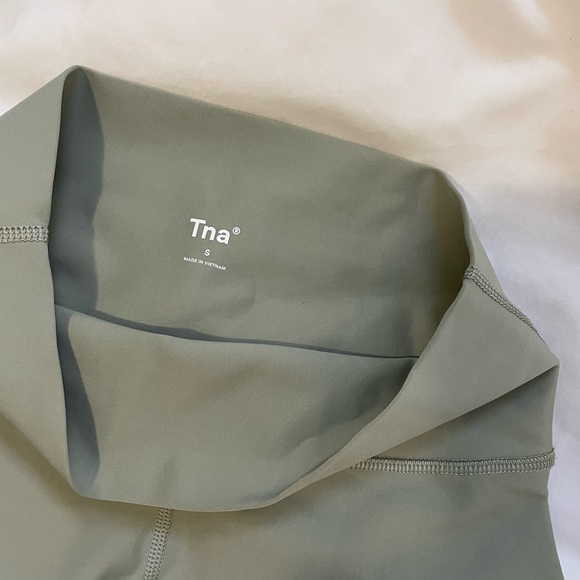 COPY - TNA high rise 7” shorts - Picture 3 of 5